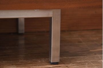 中古　HUKLA(フクラ)　ウォールナット無垢材使用　シンプルでモダンなサイドチェスト(リビングボード)