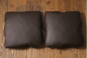 アンティーク雑貨　美品　arflex(アルフレックス)　A・SOFA 10　高級感漂う牛革のクッション(定価約4万円)2個セット