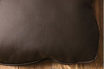 アンティーク雑貨　美品　arflex(アルフレックス)　A・SOFA 10　高級感漂う牛革のクッション(定価約4万円)2個セット