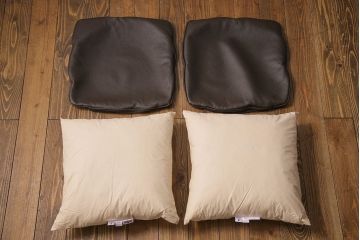 アンティーク雑貨　美品　arflex(アルフレックス)　A・SOFA 10　高級感漂う牛革のクッション(定価約4万円)2個セット