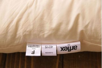 アンティーク雑貨　美品　arflex(アルフレックス)　A・SOFA 10　高級感漂う牛革のクッション(定価約4万円)2個セット