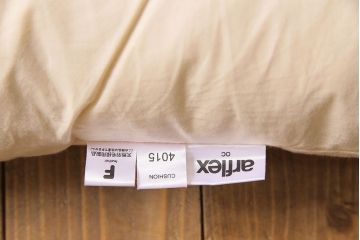 アンティーク雑貨　美品　arflex(アルフレックス)　A・SOFA 10　高級感漂う牛革のクッション(定価約4万円)2個セット