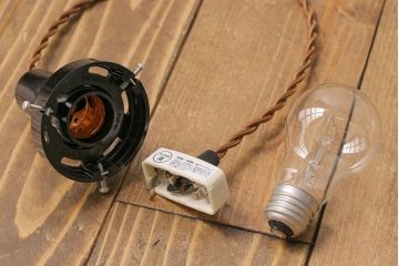 昭和レトロ　懐かしさと温かみを感じるシンプルな平笠シェードのペンダントライト(電笠、吊り下げ照明、天井照明)(1)