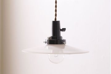昭和レトロ　懐かしさと温かみを感じるシンプルな平笠シェードのペンダントライト(電笠、吊り下げ照明、天井照明)(2)