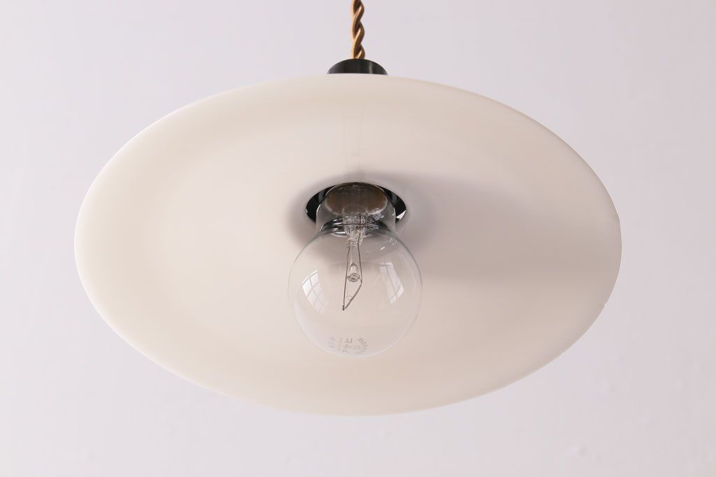 昭和レトロ　懐かしさと温かみを感じるシンプルな平笠シェードのペンダントライト(電笠、吊り下げ照明、天井照明)(2)