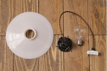 昭和レトロ　懐かしさと温かみを感じるシンプルな平笠シェードのペンダントライト(電笠、吊り下げ照明、天井照明)(2)