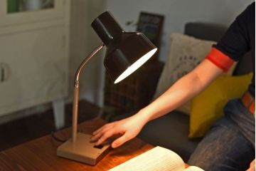 イギリスビンテージ　Anglepoise(アングルポイズ)　レトロなデスクスタンド(スタンドライト)