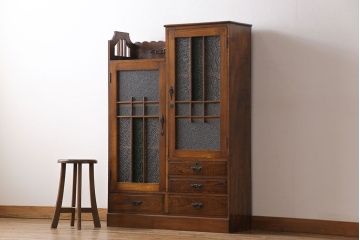 アンティーク家具　和製アンティーク　ナラ材　色ガラスとダイヤガラスがおしゃれな本箱(収納棚、キャビネット)