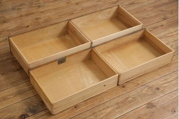 アンティーク家具　和製アンティーク　ナラ材　色ガラスとダイヤガラスがおしゃれな本箱(収納棚、キャビネット)