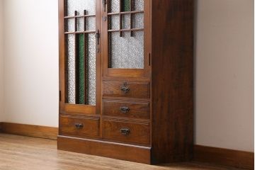 アンティーク家具　和製アンティーク　ナラ材　色ガラスとダイヤガラスがおしゃれな本箱(収納棚、キャビネット)