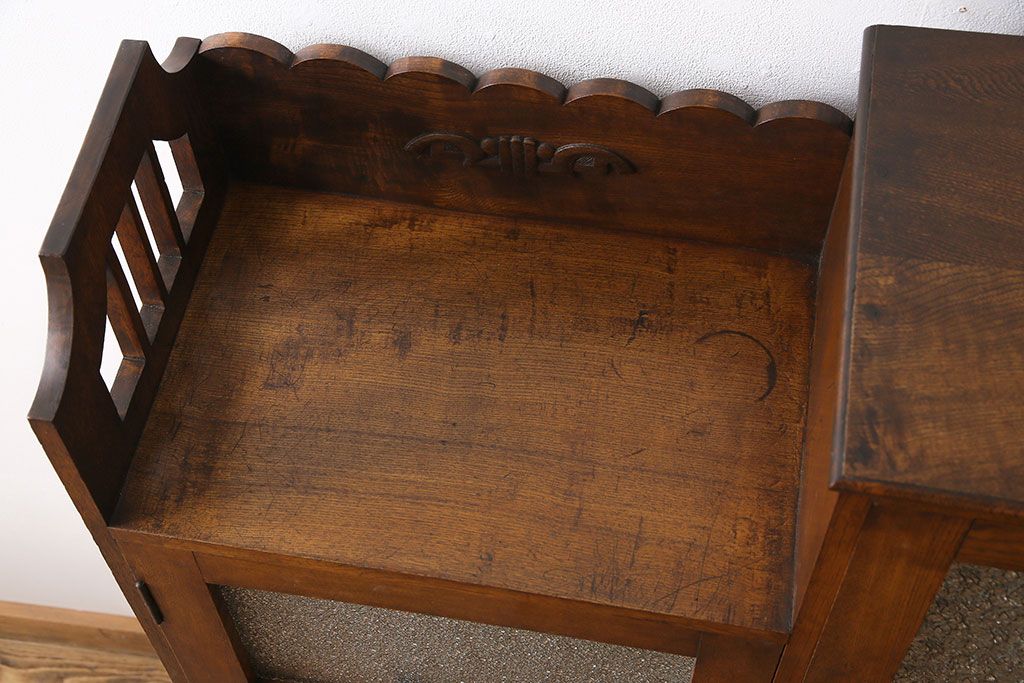 アンティーク家具　和製アンティーク　ナラ材　色ガラスとダイヤガラスがおしゃれな本箱(収納棚、キャビネット)