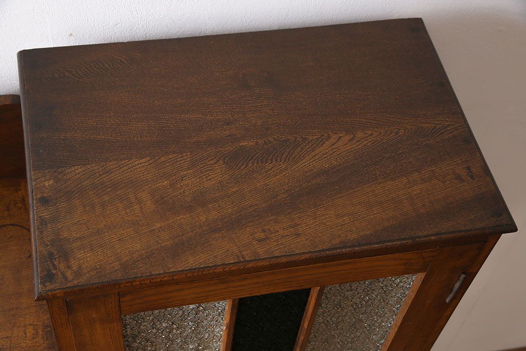 アンティーク家具　和製アンティーク　ナラ材　色ガラスとダイヤガラスがおしゃれな本箱(収納棚、キャビネット)