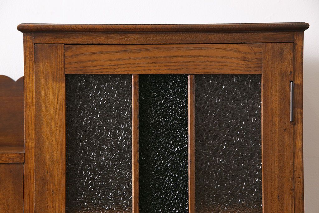 アンティーク家具　和製アンティーク　ナラ材　色ガラスとダイヤガラスがおしゃれな本箱(収納棚、キャビネット)