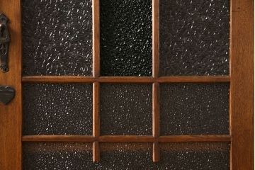 アンティーク家具　和製アンティーク　ナラ材　色ガラスとダイヤガラスがおしゃれな本箱(収納棚、キャビネット)