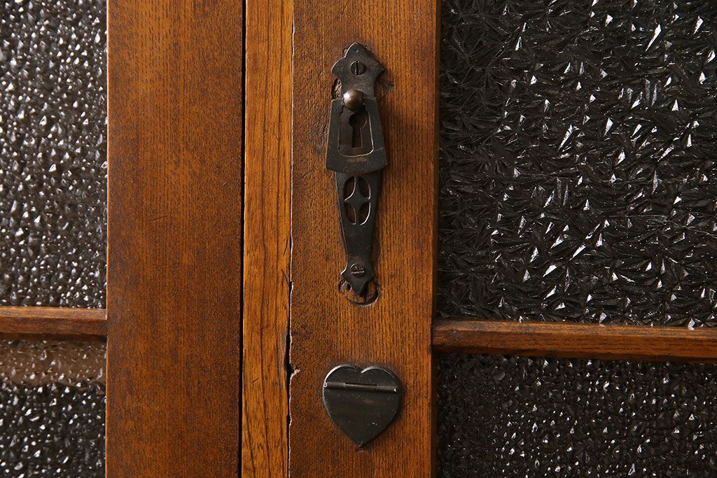 アンティーク家具　和製アンティーク　ナラ材　色ガラスとダイヤガラスがおしゃれな本箱(収納棚、キャビネット)