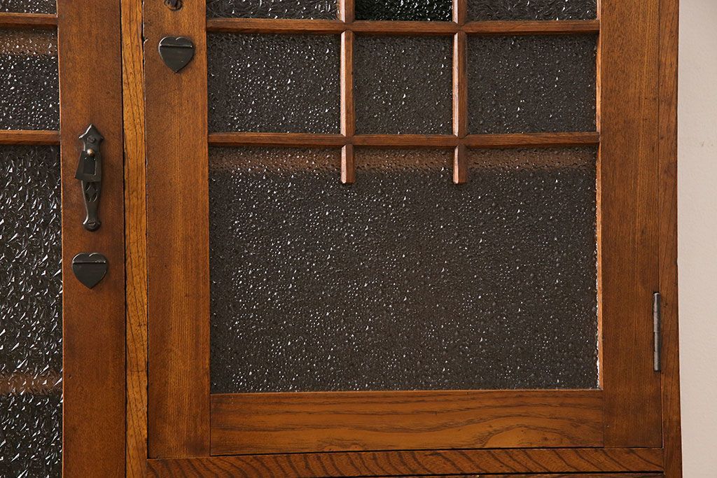 アンティーク家具　和製アンティーク　ナラ材　色ガラスとダイヤガラスがおしゃれな本箱(収納棚、キャビネット)