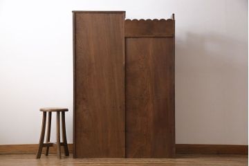 アンティーク家具　和製アンティーク　ナラ材　色ガラスとダイヤガラスがおしゃれな本箱(収納棚、キャビネット)