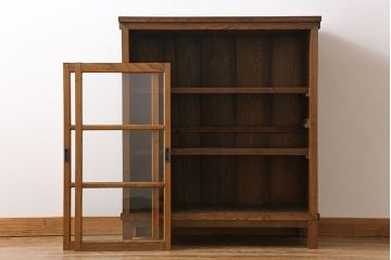 レトロ家具　昭和レトロ　前面タモ材　懐かしさ漂う脚付きキャビネット(ガラス戸棚、飾り棚)