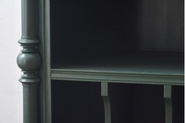 アンティーク家具　イギリスアンティーク　優雅なデザインが魅力のペイントキャビネット(本棚、飾り台)