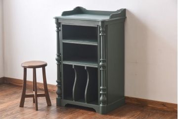 アンティーク家具 イギリスアンティーク 優雅なデザインが魅力のペイントキャビネット(本棚、飾り台)