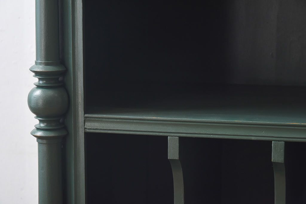 アンティーク家具 イギリスアンティーク 優雅なデザインが魅力のペイントキャビネット(本棚、飾り台)