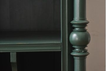 アンティーク家具 イギリスアンティーク 優雅なデザインが魅力のペイントキャビネット(本棚、飾り台)