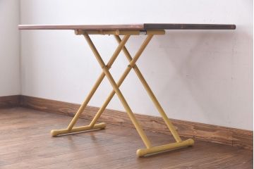 ラフジュ工房オリジナル　ヒノキ材　イエローペイントのリフティングテーブル(サイドテーブル、センターテーブル、作業台、折りたたみ)(1)(R-029175)