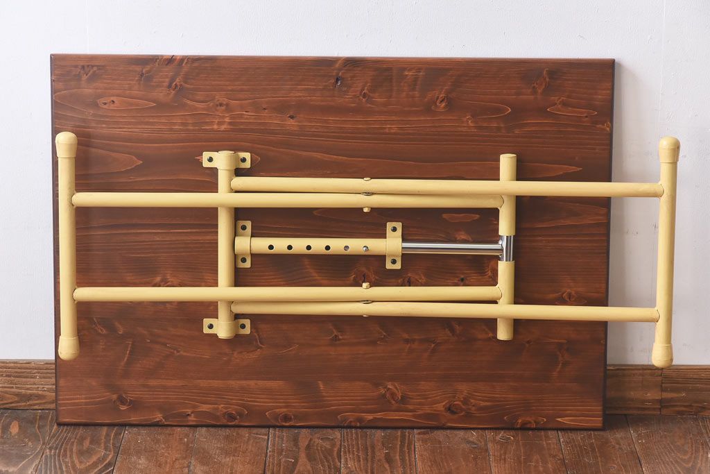 ラフジュ工房オリジナル ヒノキ材 イエローペイントのリフティングテーブル(サイドテーブル、センターテーブル、作業台)(3)