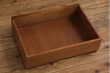 アンティーク家具　イギリス製　アンティーク調のデザインが魅力のコンソールテーブル(サイドテーブル)