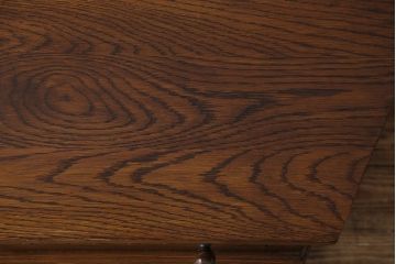 アンティーク家具　イギリス製　アンティーク調のデザインが魅力のコンソールテーブル(サイドテーブル)