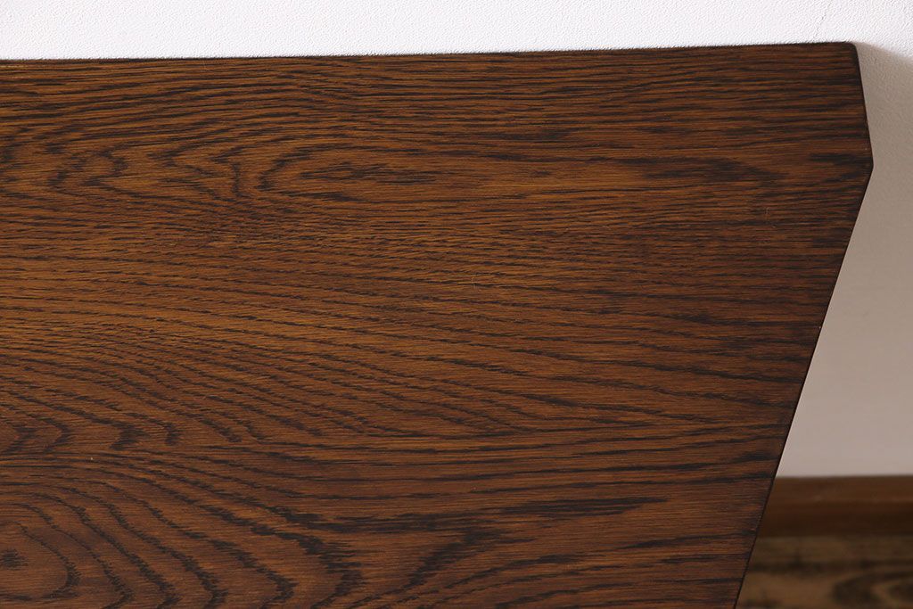 アンティーク家具　イギリス製　アンティーク調のデザインが魅力のコンソールテーブル(サイドテーブル)