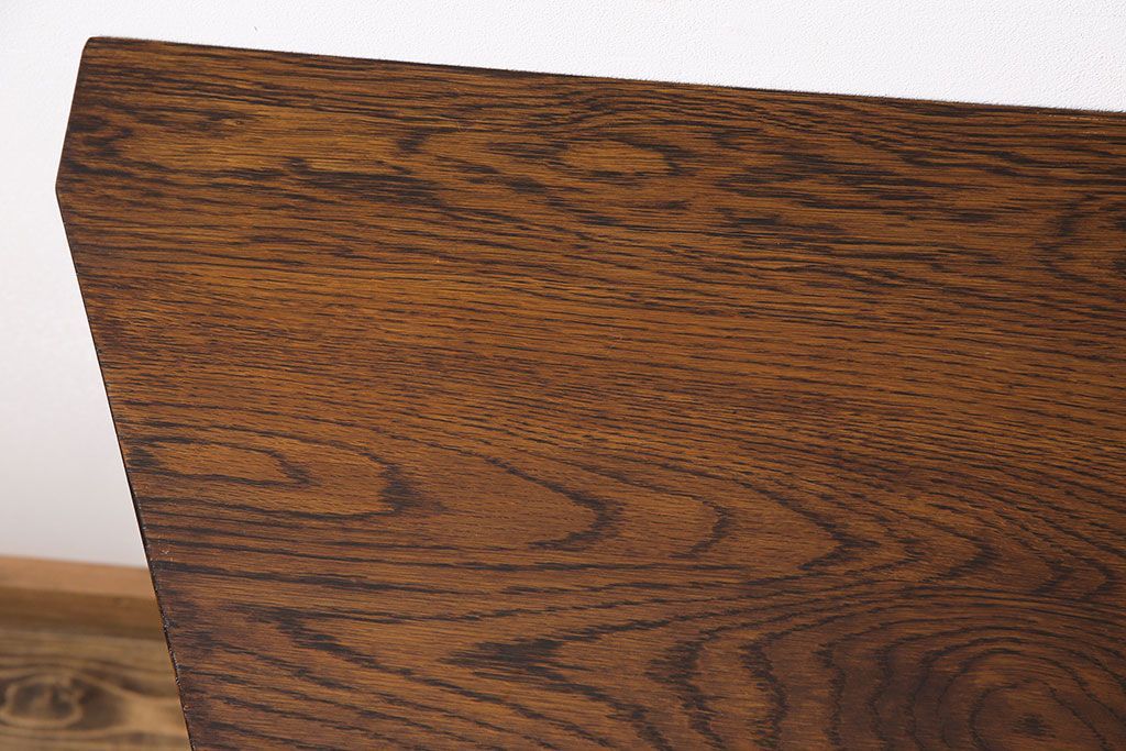 アンティーク家具　イギリス製　アンティーク調のデザインが魅力のコンソールテーブル(サイドテーブル)