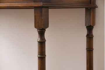 アンティーク家具　イギリス製　アンティーク調のデザインが魅力のコンソールテーブル(サイドテーブル)