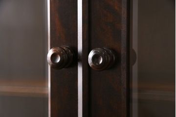 【N様ご成約分】中古　北海道民芸家具　OM151　上品な佇まいの食器棚(キャビネット、収納棚)(定価130万円)