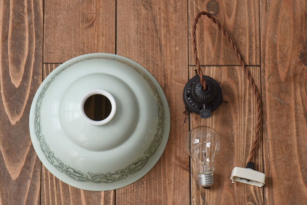 オールドノリタケ・則武(日陶)　やわらかな色合いが魅力的な電笠(天井照明、シェード)