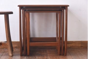 アンティーク雑貨　北欧ビンテージ　G-PLAN　モダンなシルエットのネストテーブル(カフェテーブル、サイドテーブル)