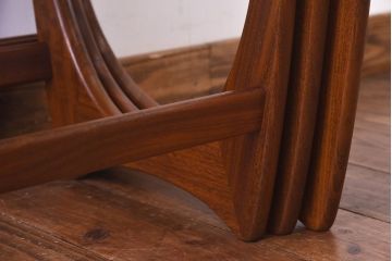 アンティーク雑貨　北欧ビンテージ　G-PLAN　モダンなシルエットのネストテーブル(カフェテーブル、サイドテーブル)