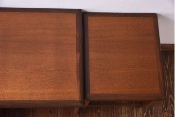 アンティーク雑貨　北欧ビンテージ　G-PLAN　モダンなシルエットのネストテーブル(カフェテーブル、サイドテーブル)