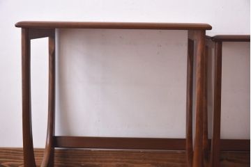 アンティーク雑貨　北欧ビンテージ　G-PLAN　モダンなシルエットのネストテーブル(カフェテーブル、サイドテーブル)