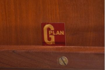 アンティーク雑貨　北欧ビンテージ　G-PLAN　モダンなシルエットのネストテーブル(カフェテーブル、サイドテーブル)