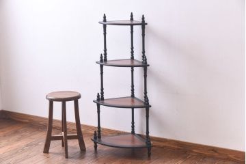 アンティーク雑貨　ペイント家具　シックな雰囲気漂うレザートップのコーナーラック(飾り台、花台)