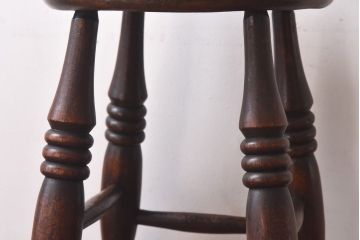 アンティーク雑貨　イギリスアンティーク　上品な佇まいのスツール(イス、チェア、花台)