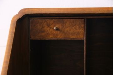 アンティーク家具　イギリスアンティーク　ウォールナット　バーズアイの杢目が高級感漂う猫脚ライティングビューロー(簿記机)