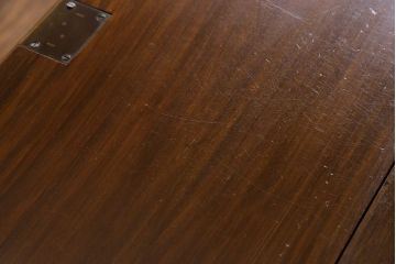 アンティーク家具　イギリスアンティーク　ウォールナット　バーズアイの杢目が高級感漂う猫脚ライティングビューロー(簿記机)
