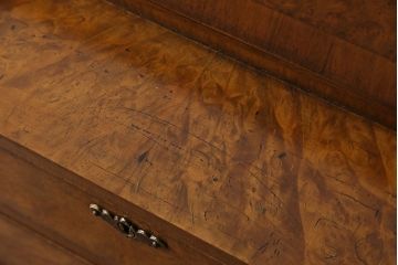 アンティーク家具　イギリスアンティーク　ウォールナット　バーズアイの杢目が高級感漂う猫脚ライティングビューロー(簿記机)