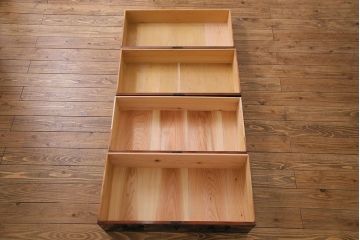 アンティーク家具　和製アンティーク　杉材　巾着金具と漆塗りが魅力の松本箪笥(和タンス、衣装箪笥、整理箪笥)