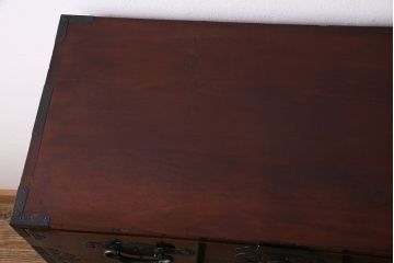 アンティーク家具　和製アンティーク　杉材　巾着金具と漆塗りが魅力の松本箪笥(和タンス、衣装箪笥、整理箪笥)