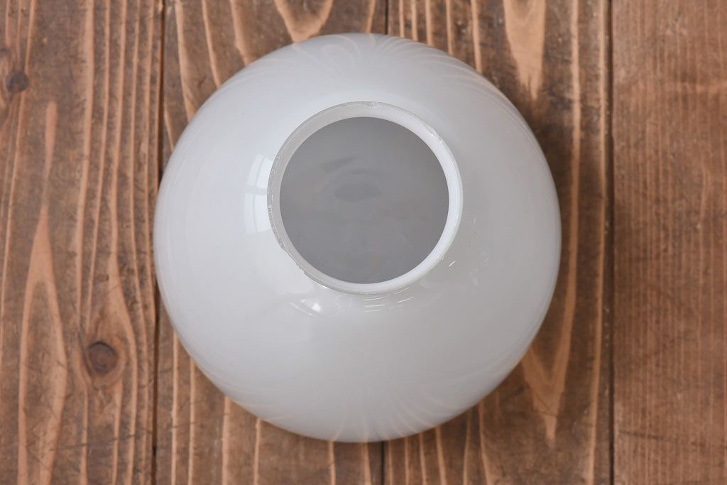 昭和レトロ　ぽってりしたシルエットが愛らしいペンダントライト(天井照明、吊り照明)