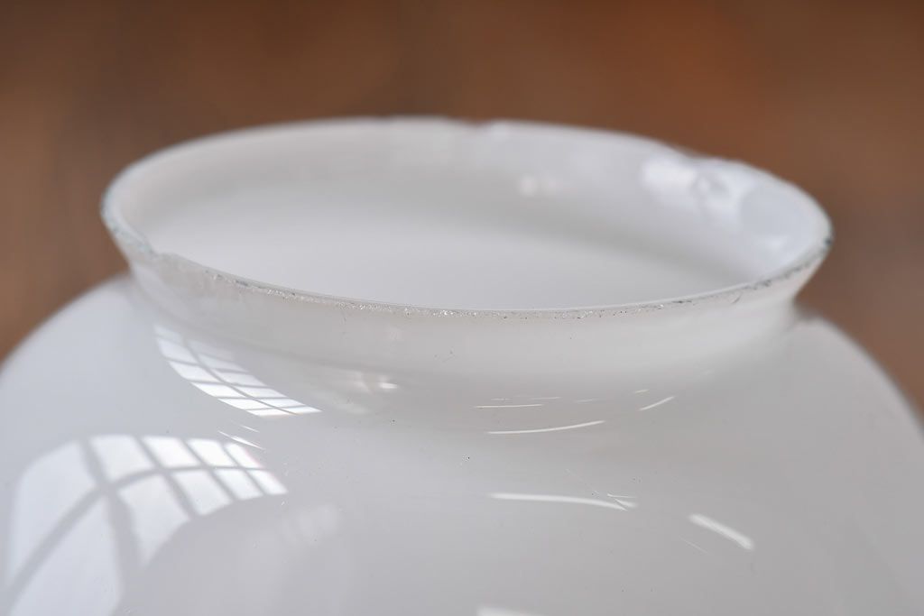 昭和レトロ　ぽってりしたシルエットが愛らしいペンダントライト(天井照明、吊り照明)