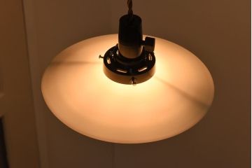 昭和レトロ　懐かしさと温かみを感じるシンプルな平笠シェードのペンダントライト(電笠、吊り下げ照明、天井照明)(3)